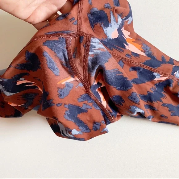 Aerie Chill Play Move Activewear Leggings Leopard Cheetah - Picture 5 of 7